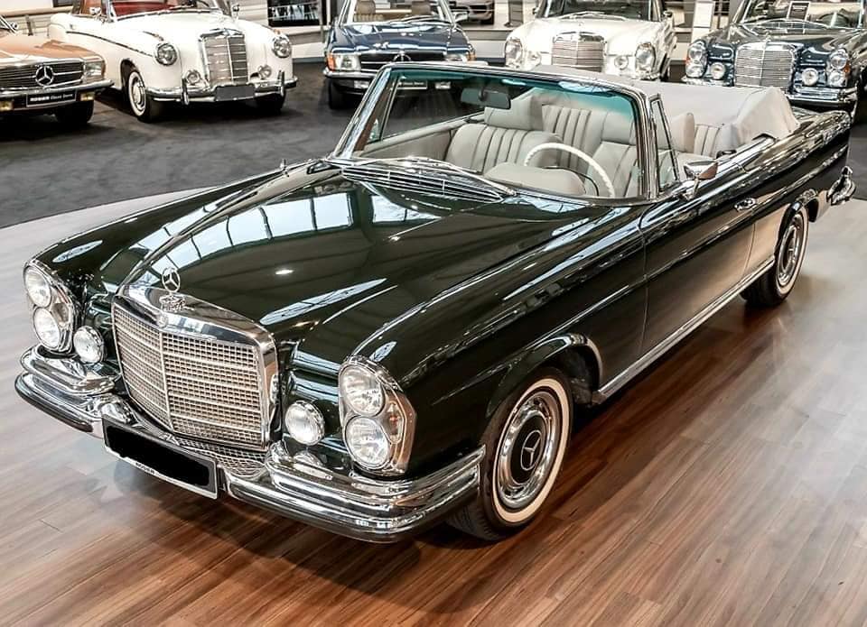 🇩🇪 Another Stunning Shining Dark green colour combination 1970 Mercedes-Benz 280 SE 3,5 Cabriolet