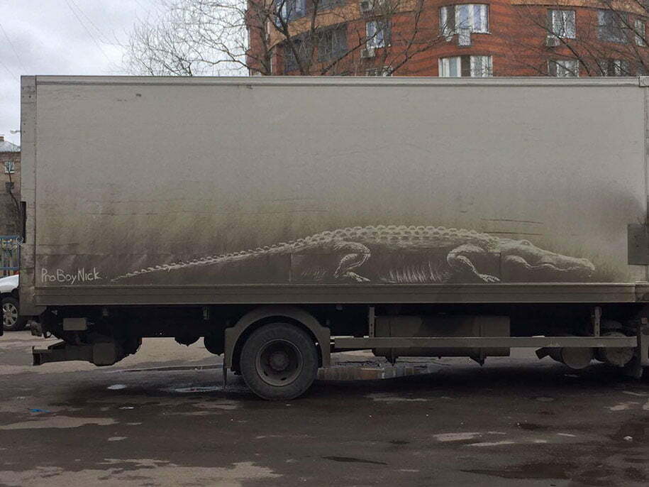 Artist Transforms Dusty Car Bodies Into Create Captivating Unique Drawings